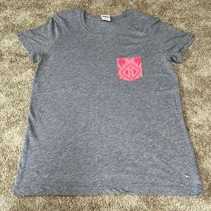 Heather gray T-shirt. Pink brand.